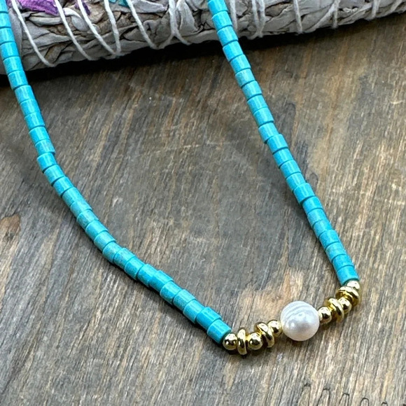 Alquimia Turquoise and Gold Necklace - Picture 4 of 11